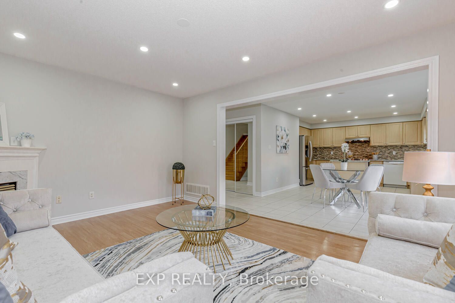227 Queen Mary Drive W