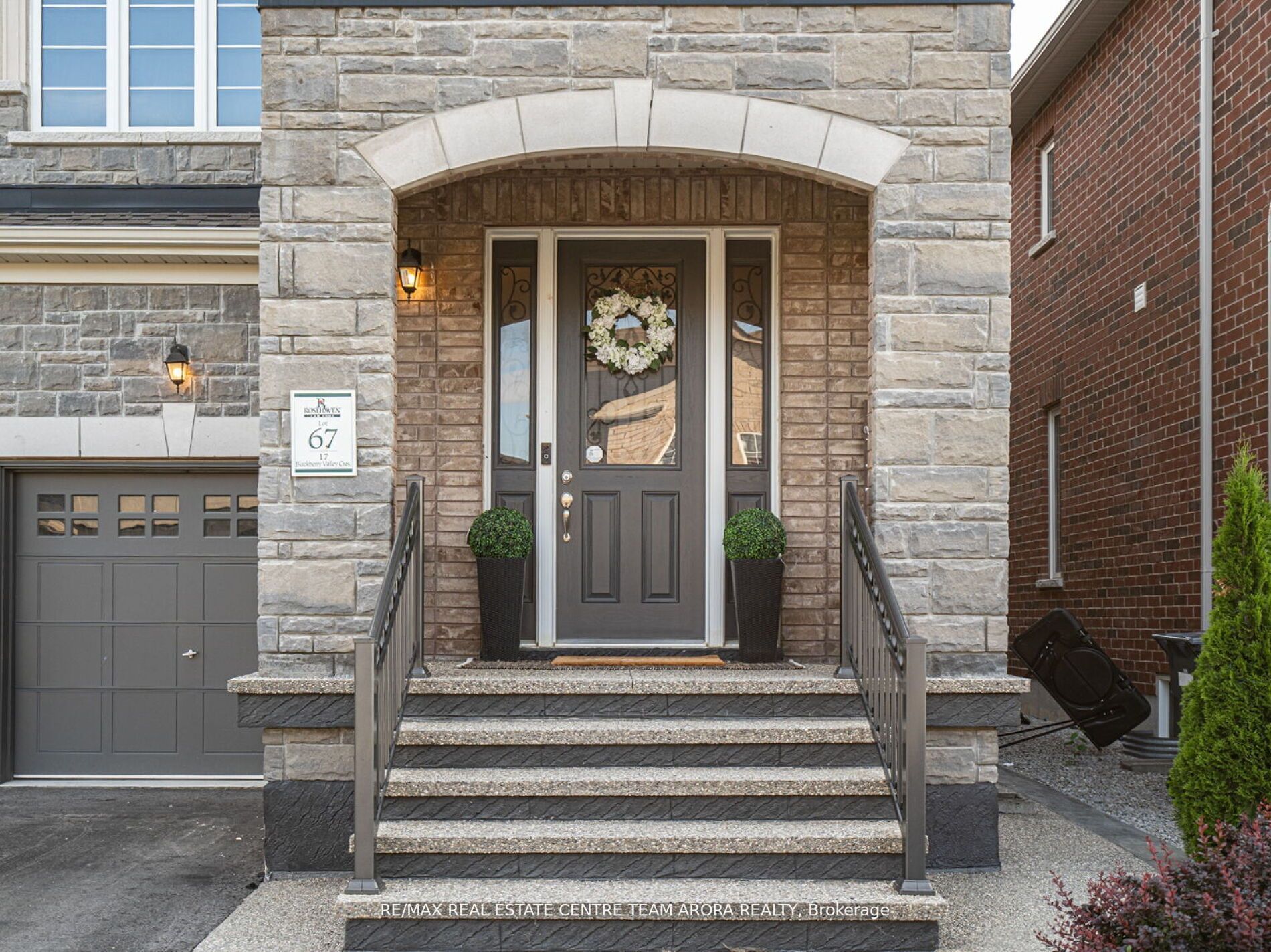 17 Blackberry Valley Cres