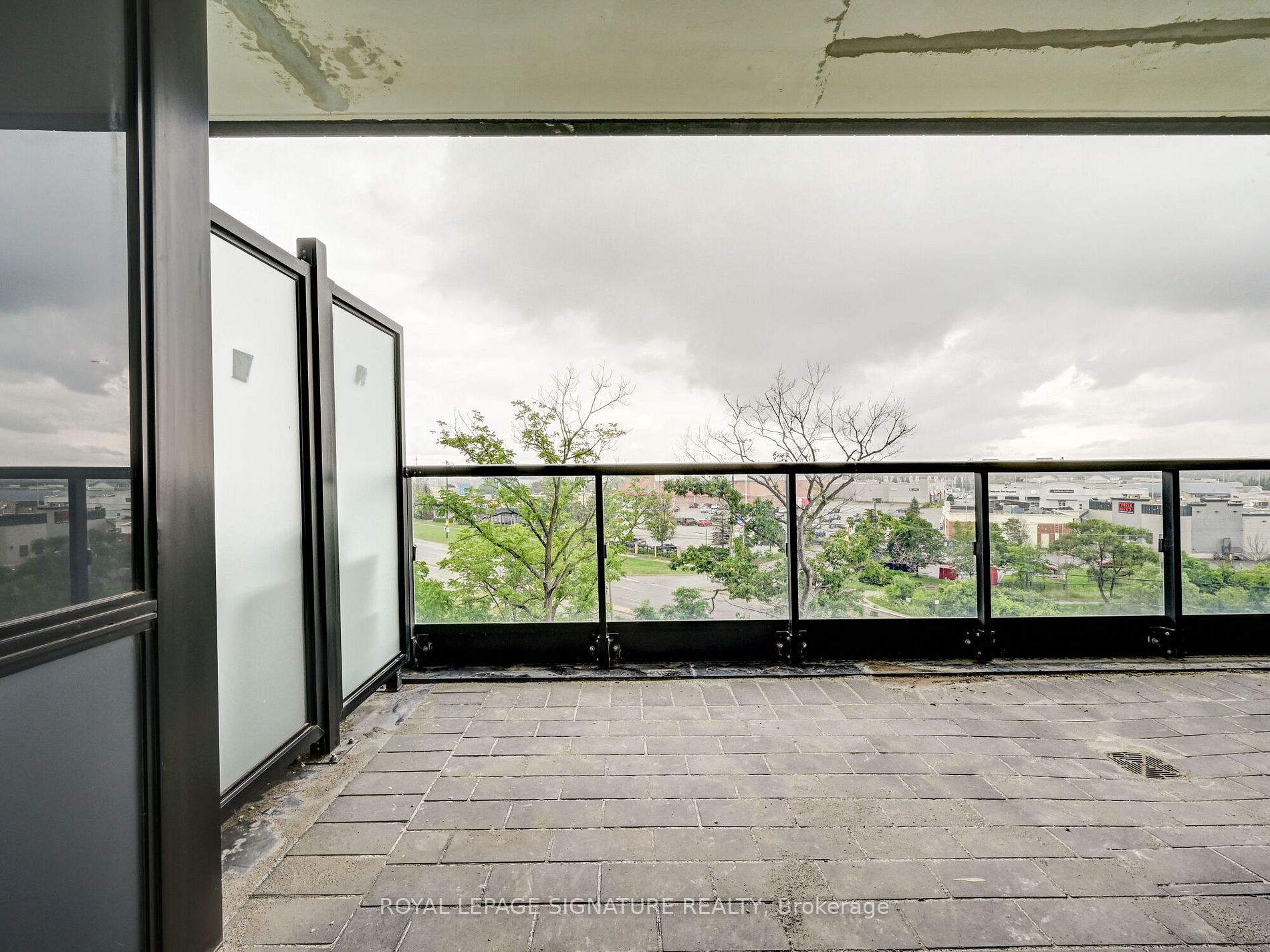 297 Oak Walk Dr, #318