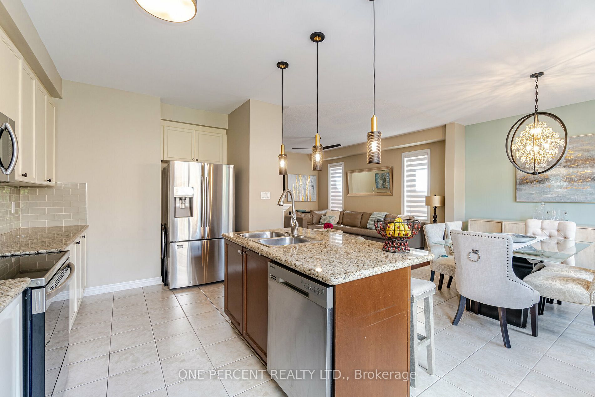 22 Amaryllis Dr