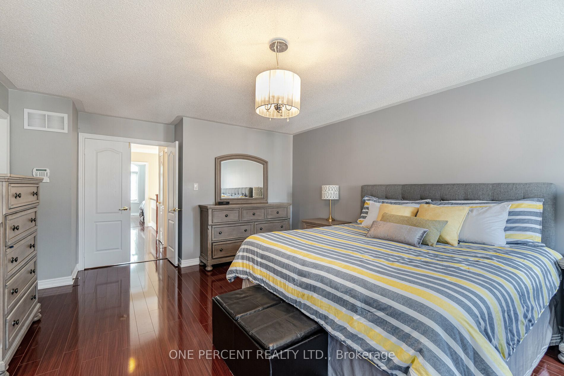 22 Amaryllis Dr