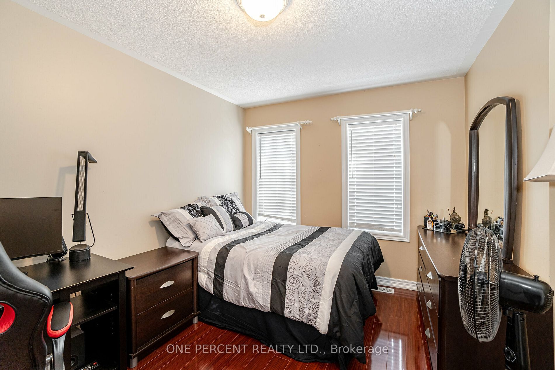 22 Amaryllis Dr