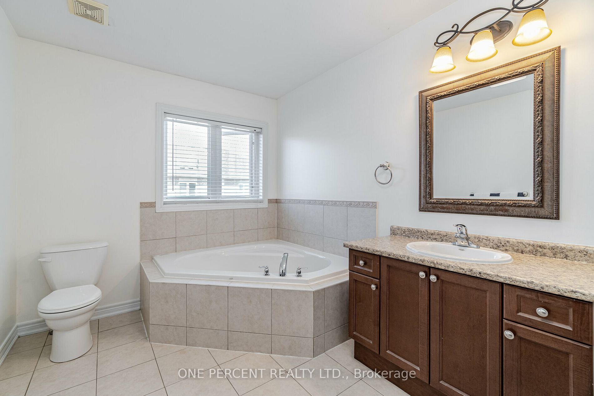 22 Amaryllis Dr