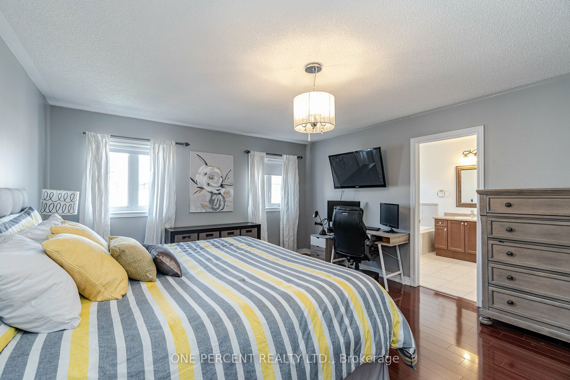 22 Amaryllis Dr