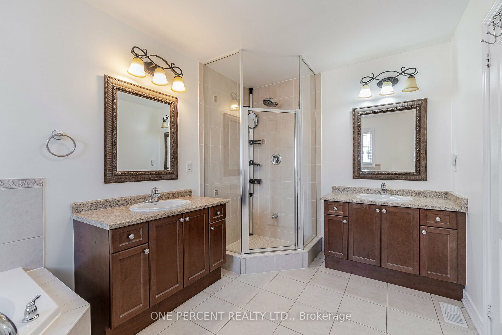 22 Amaryllis Dr