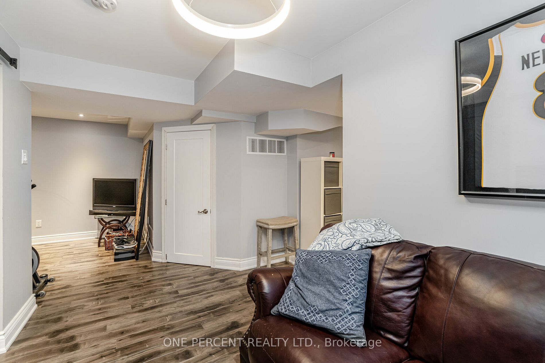 22 Amaryllis Dr
