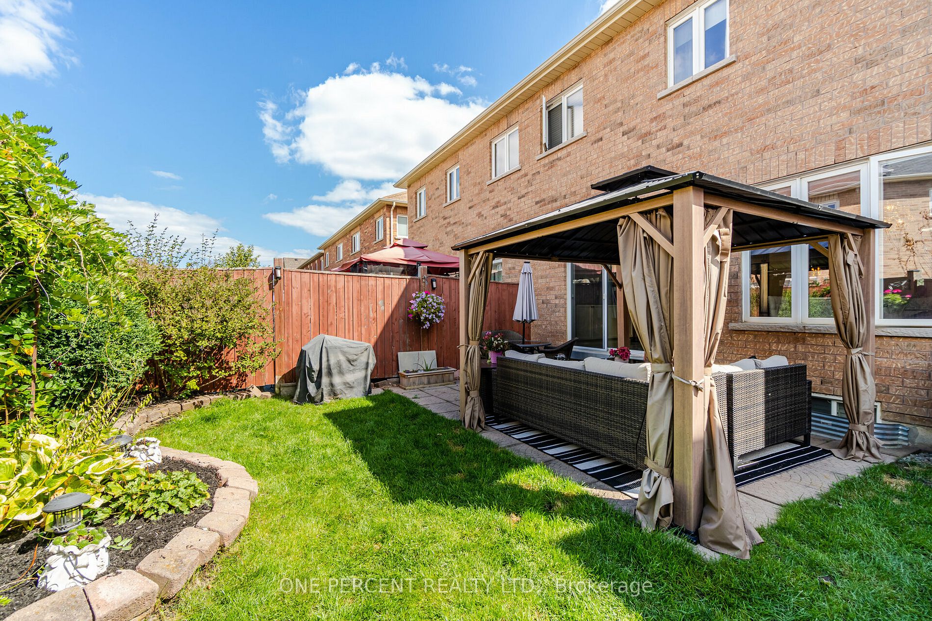 22 Amaryllis Dr