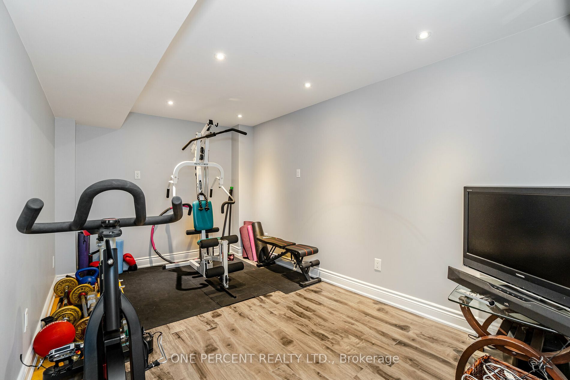 22 Amaryllis Dr