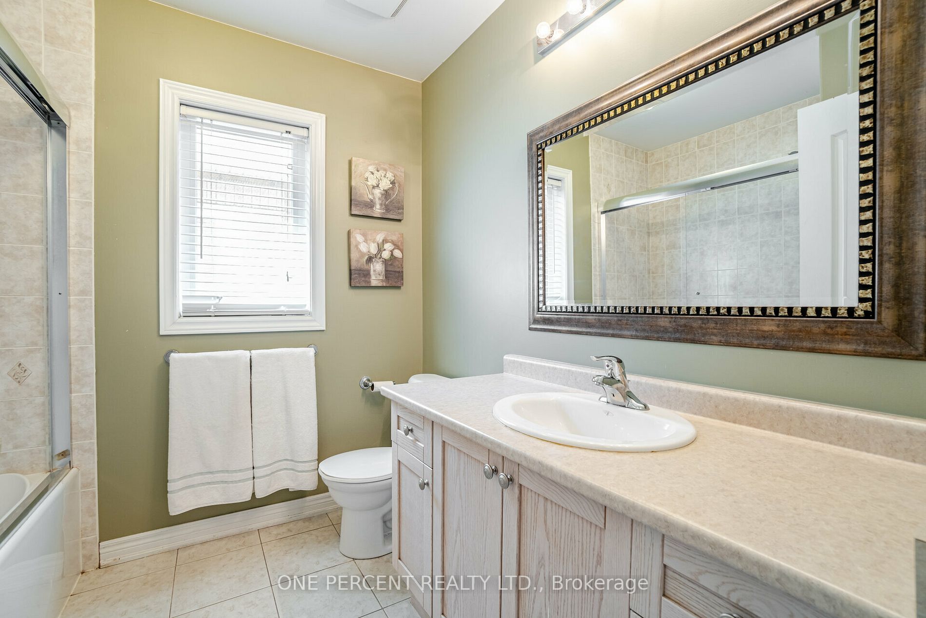 22 Amaryllis Dr