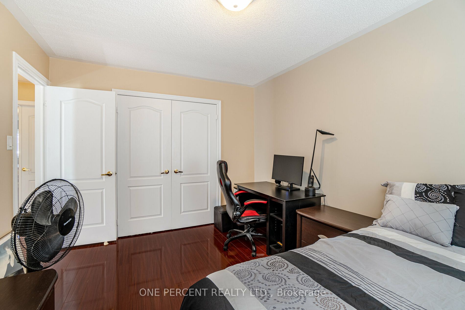 22 Amaryllis Dr