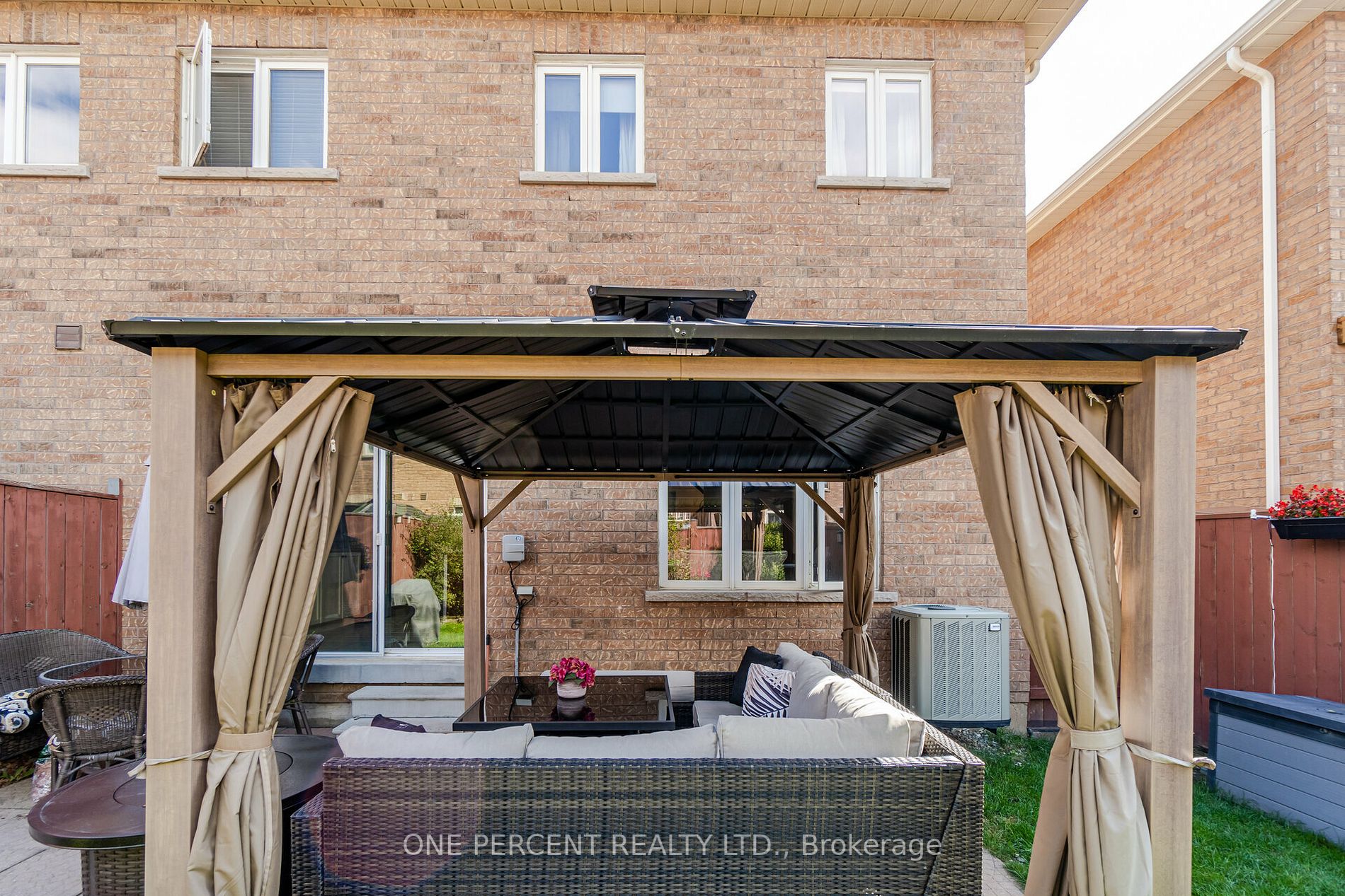 22 Amaryllis Dr