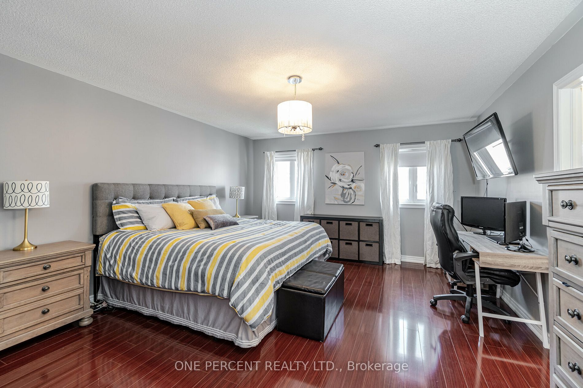 22 Amaryllis Dr