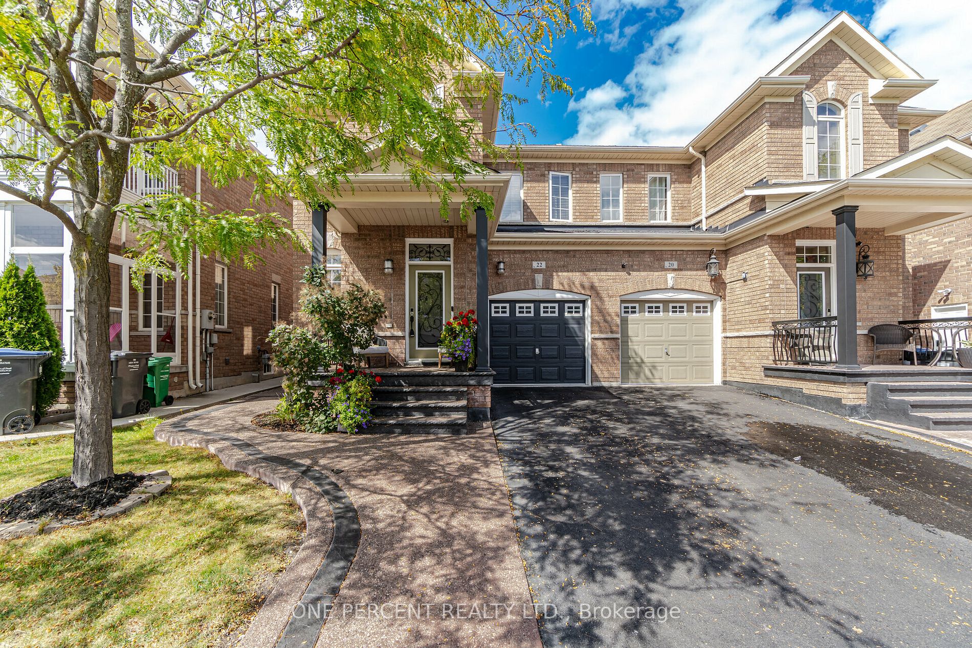 22 Amaryllis Dr