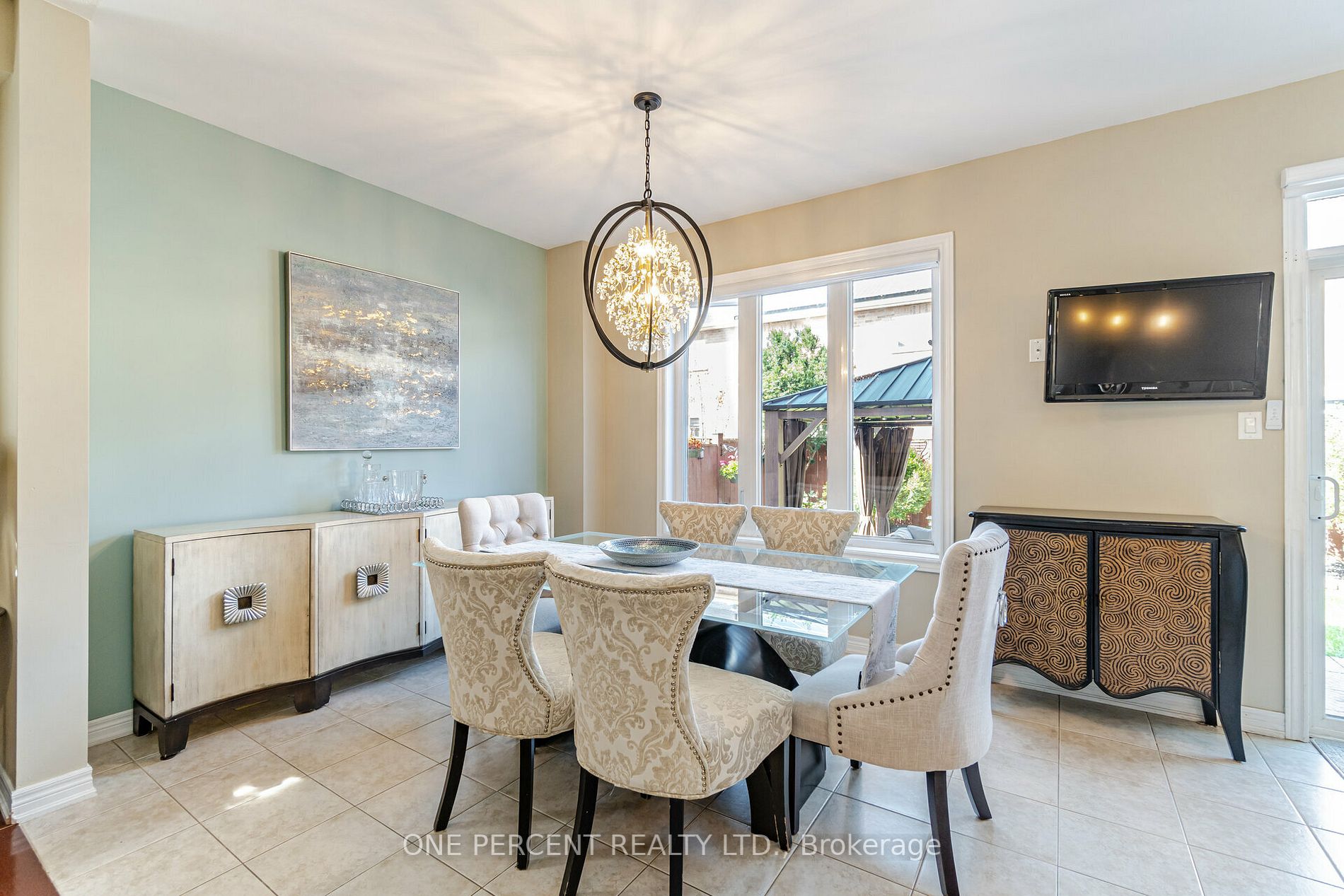 22 Amaryllis Dr