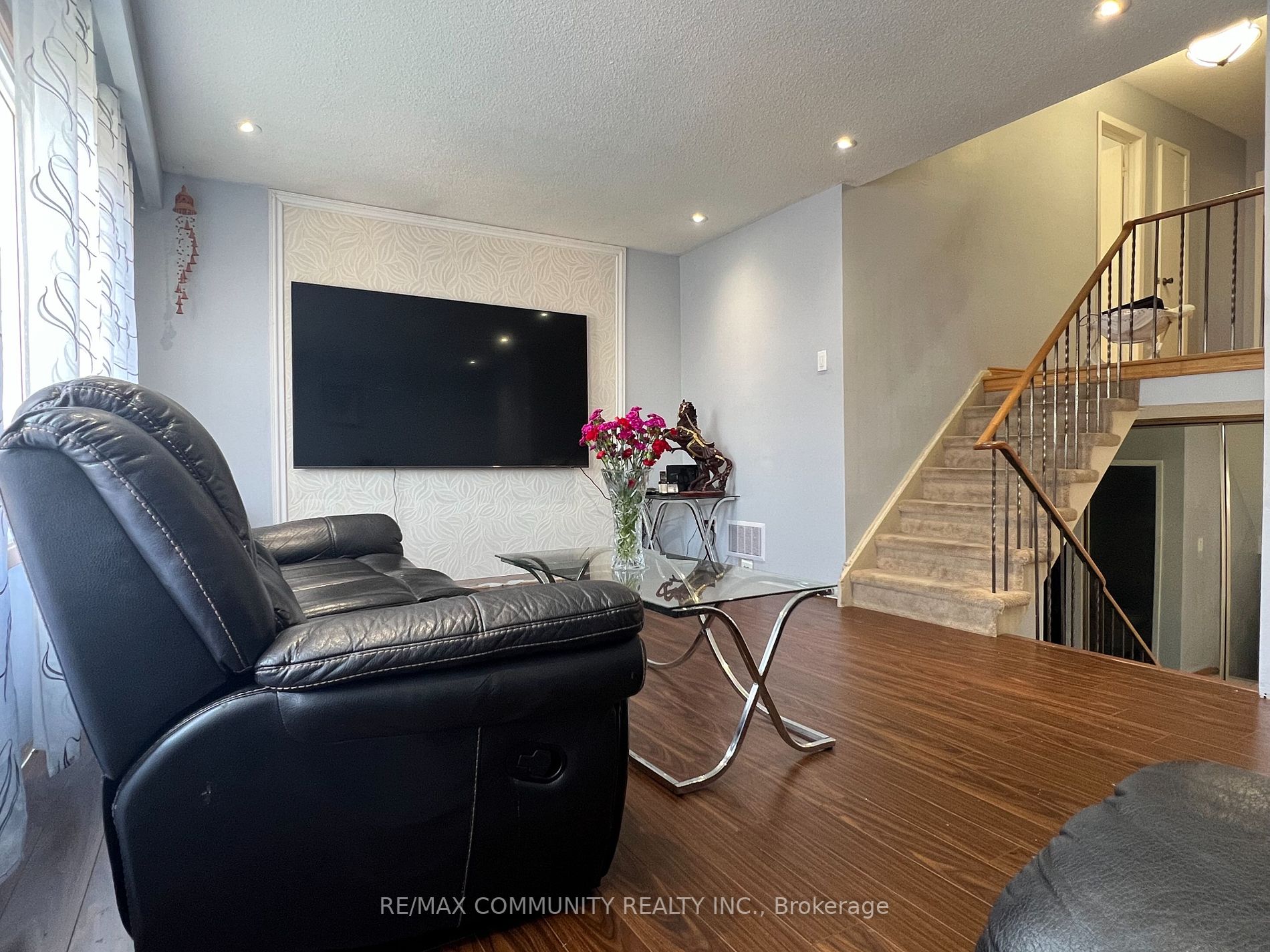 37 Wikander Way