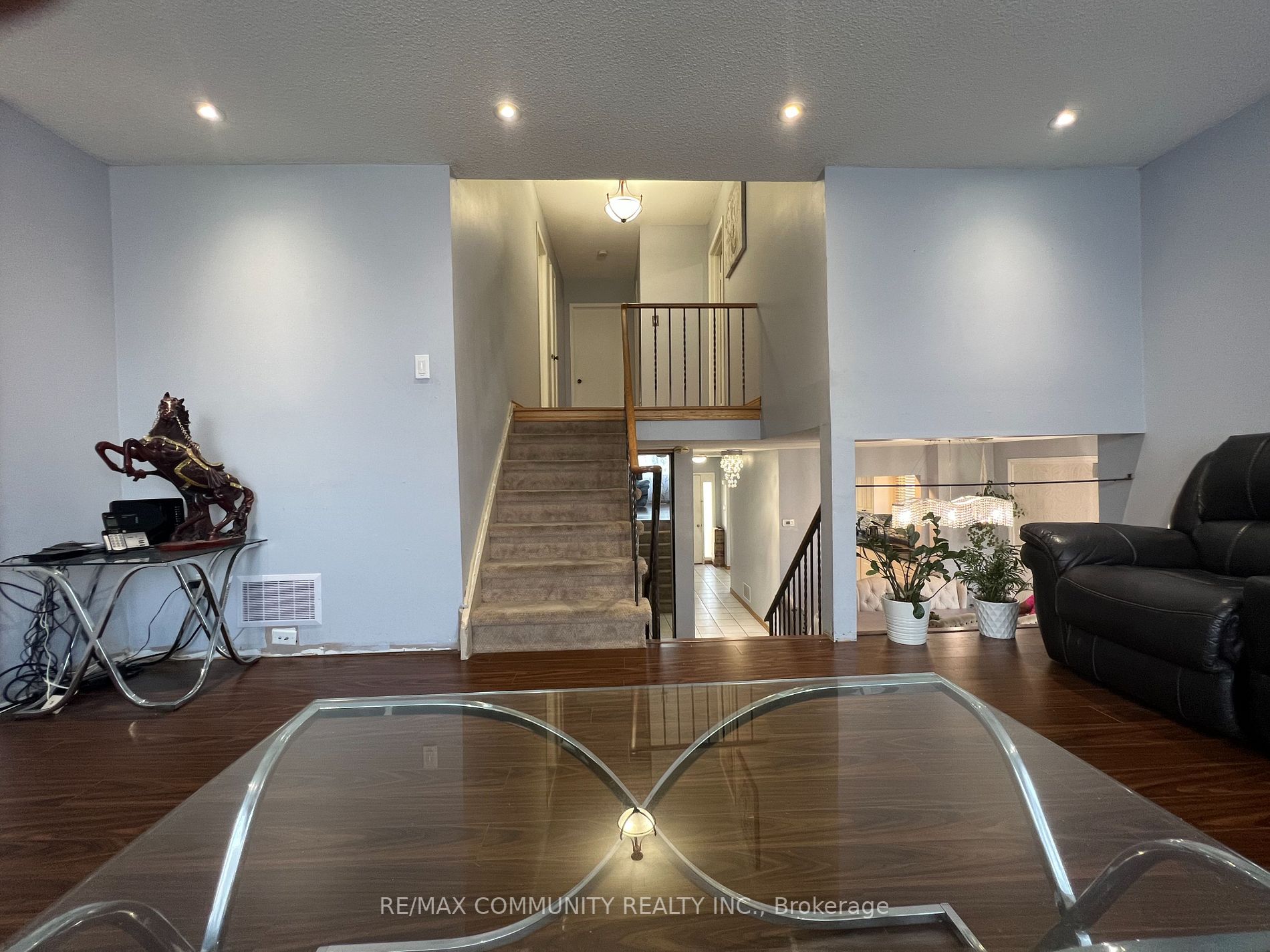 37 Wikander Way