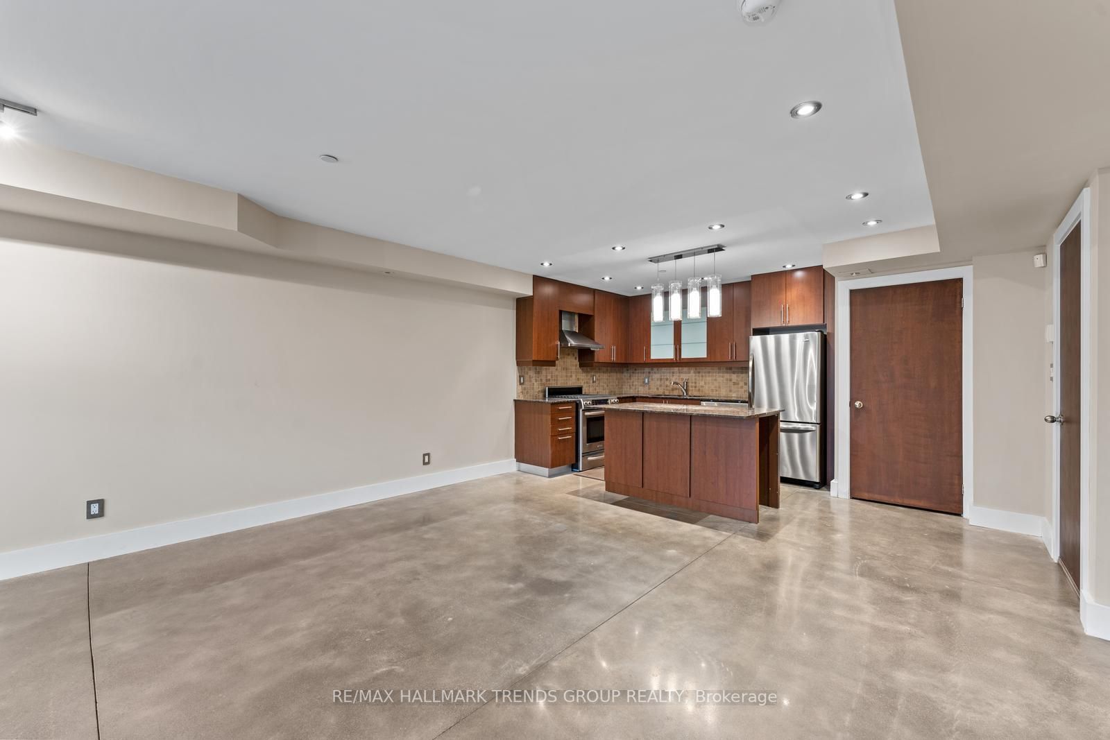 550 Hopewell Ave, #101