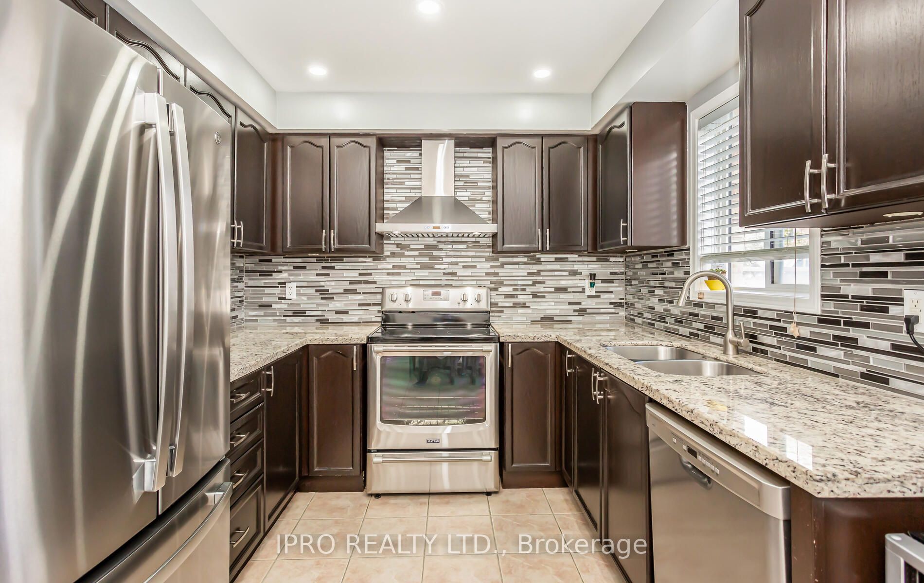43 Roadmaster Lane