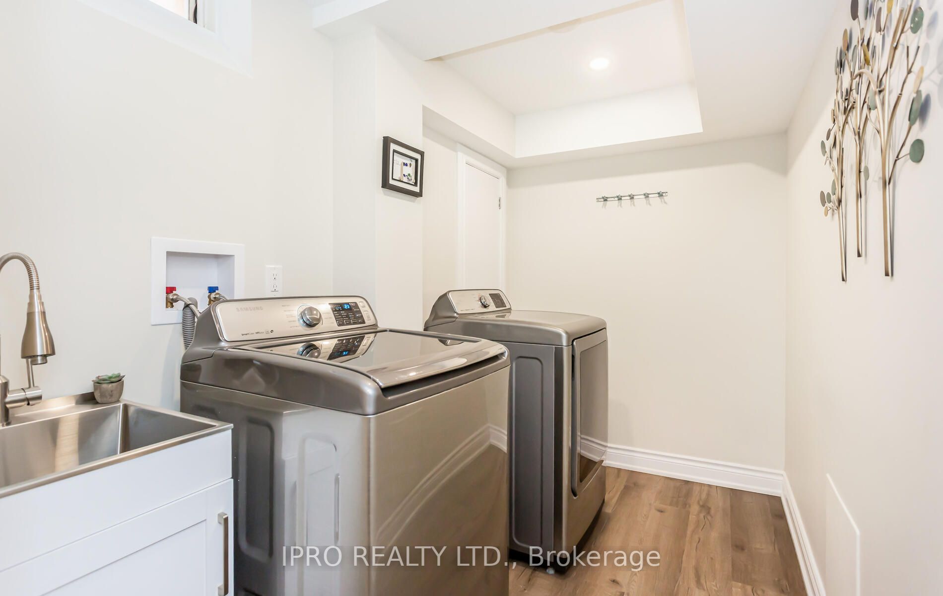 43 Roadmaster Lane