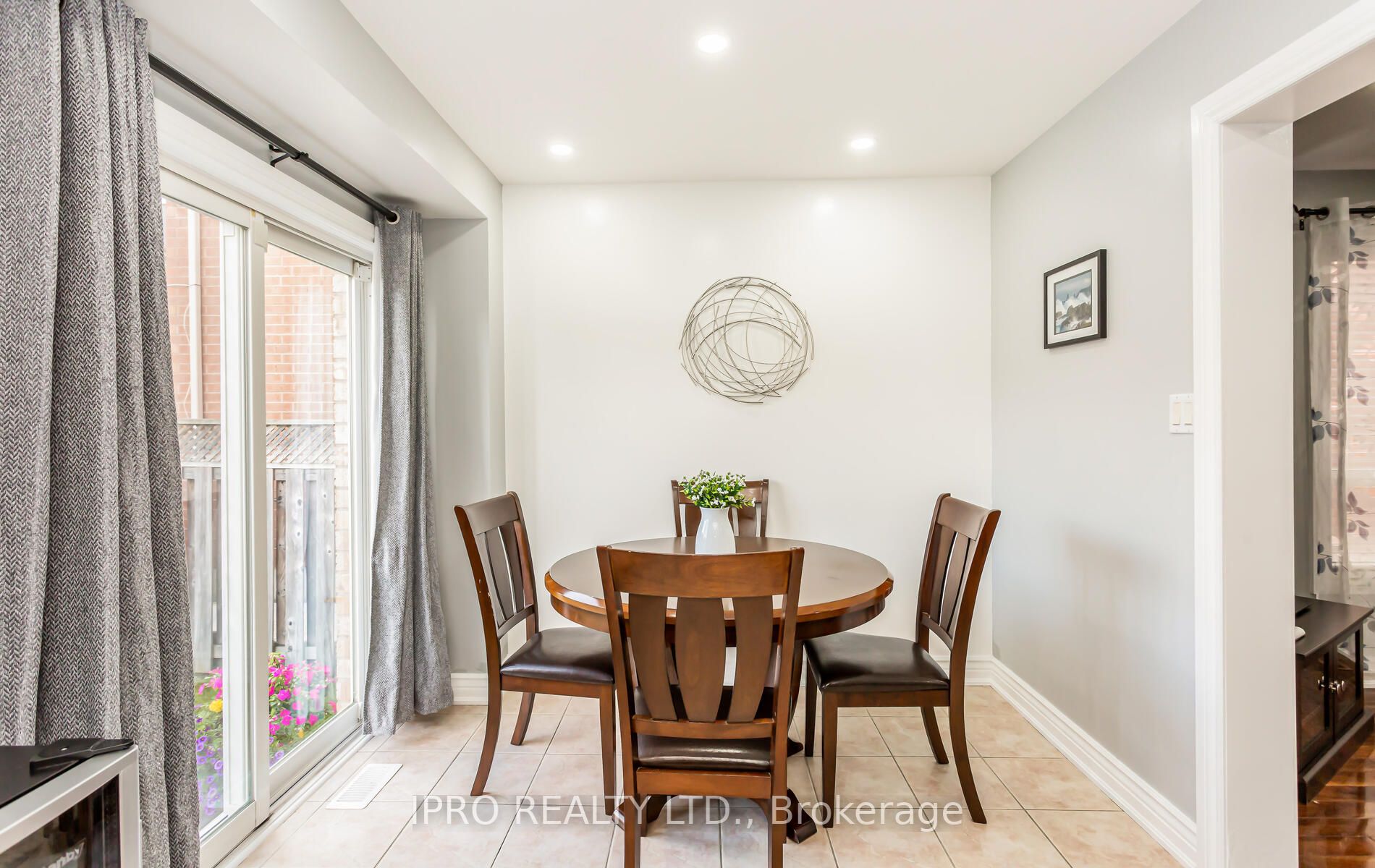 43 Roadmaster Lane