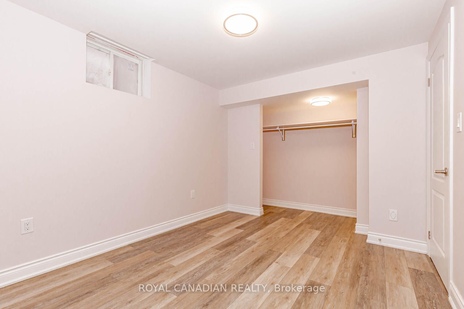 370 Schreyer Cres