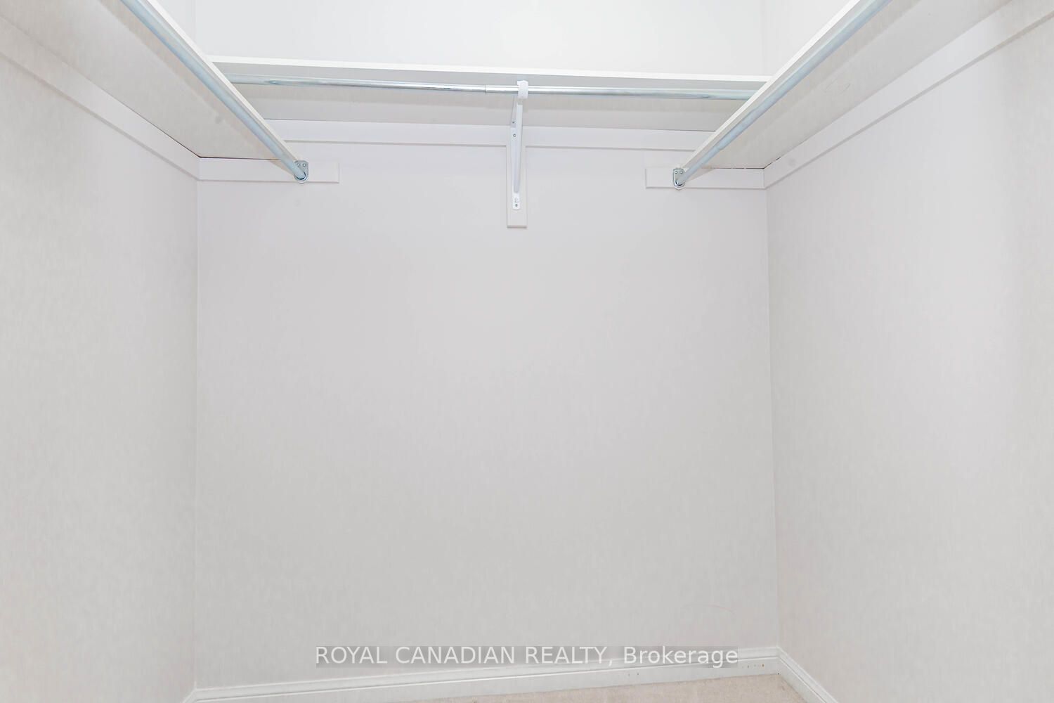 370 Schreyer Cres