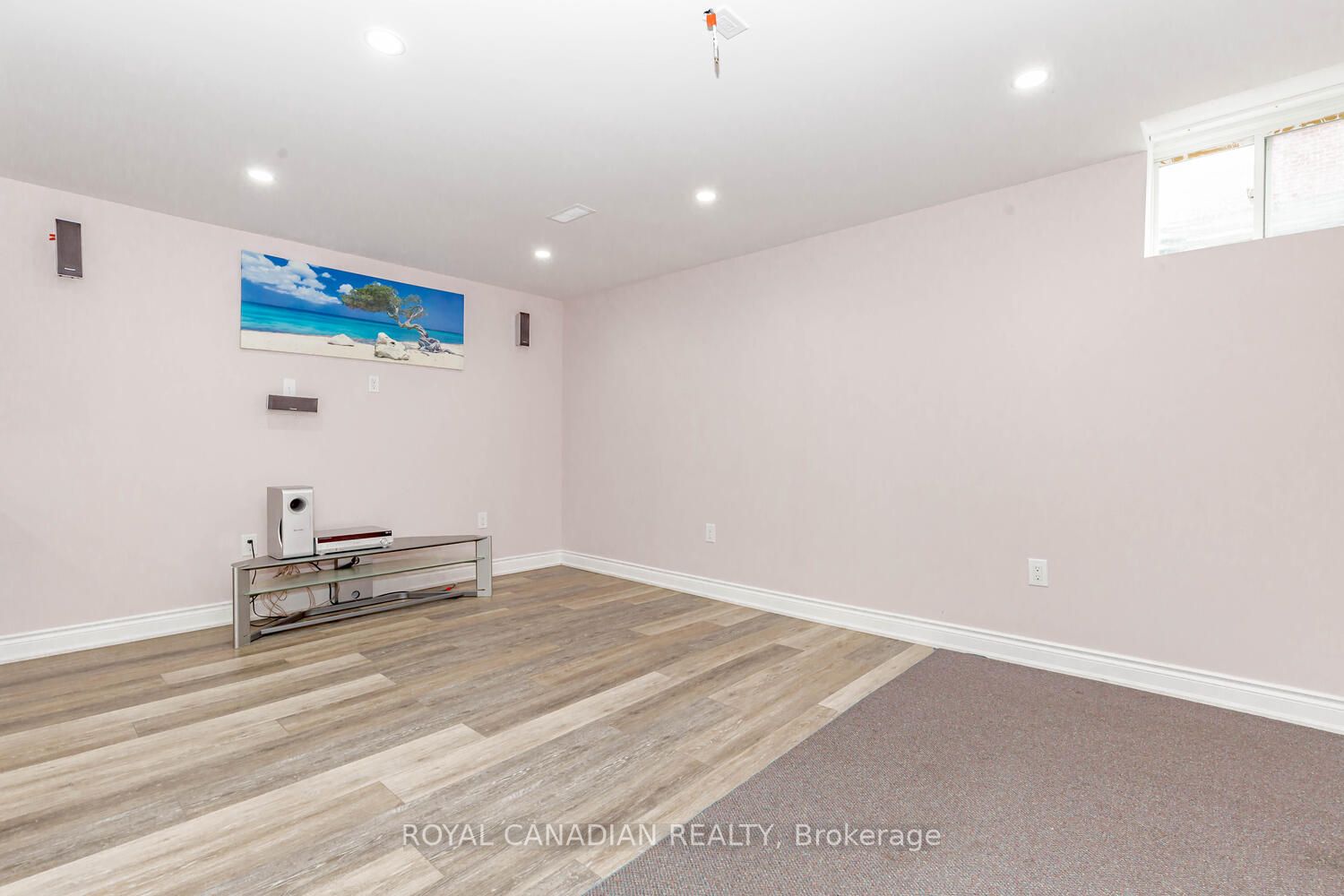 370 Schreyer Cres