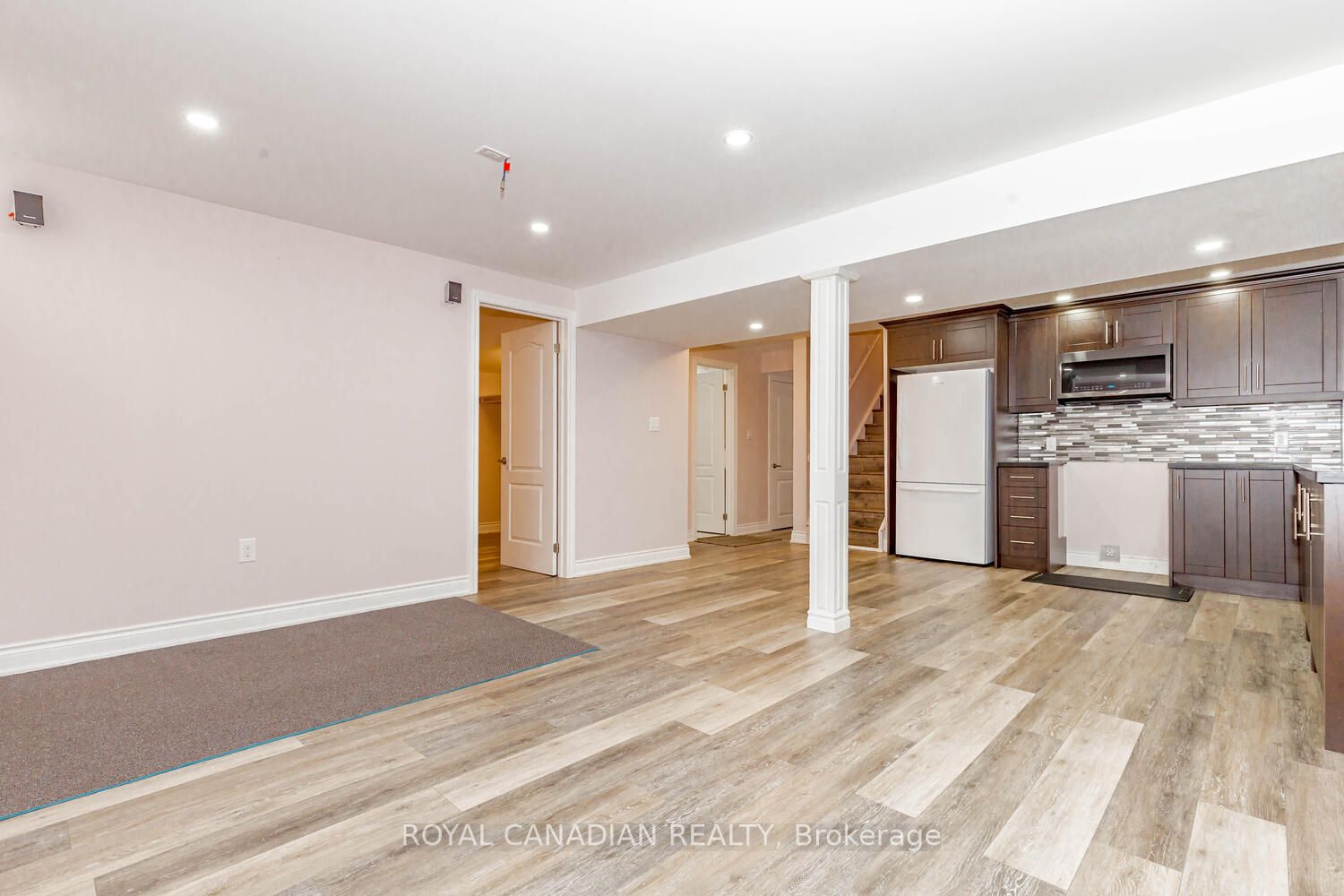 370 Schreyer Cres