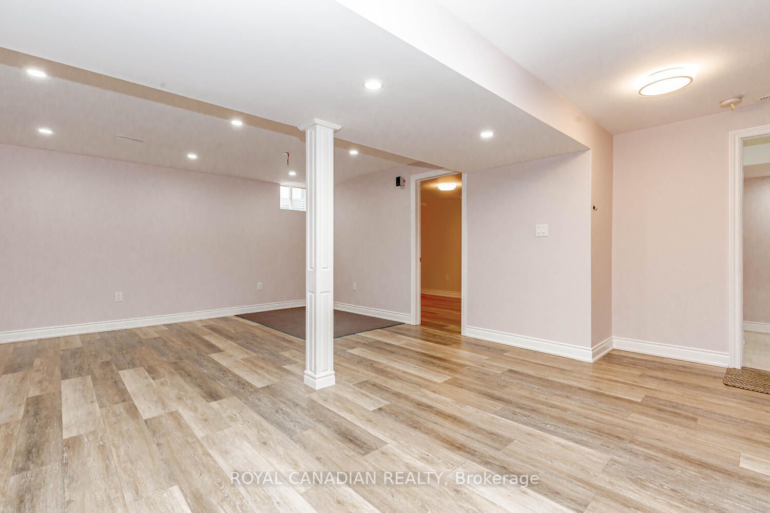 370 Schreyer Cres