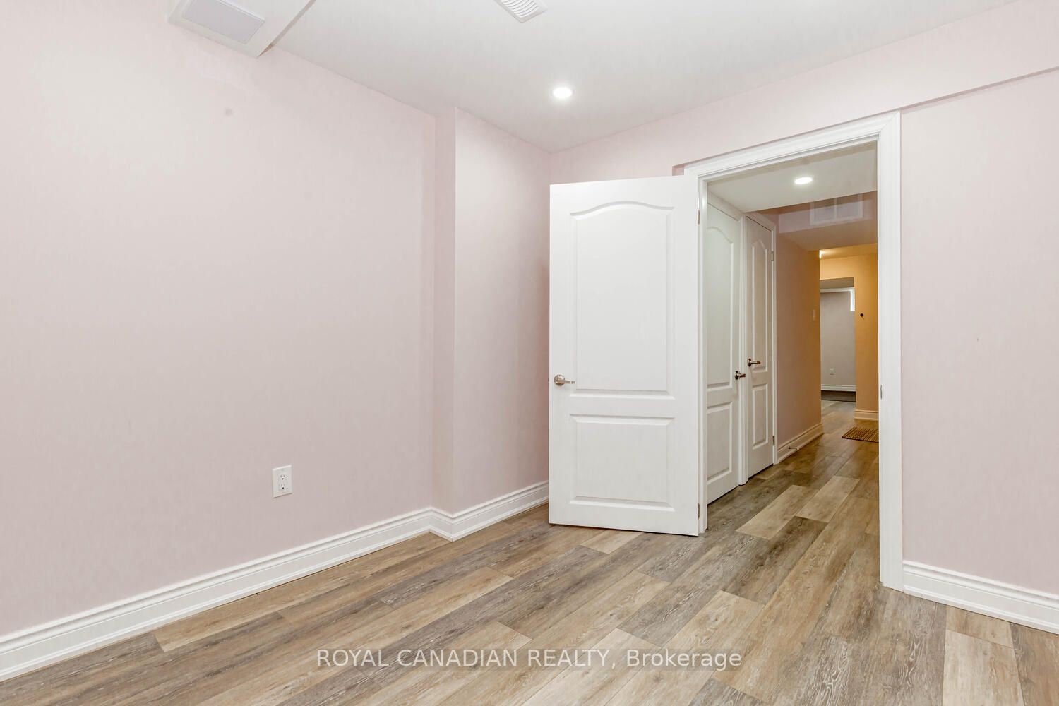 370 Schreyer Cres