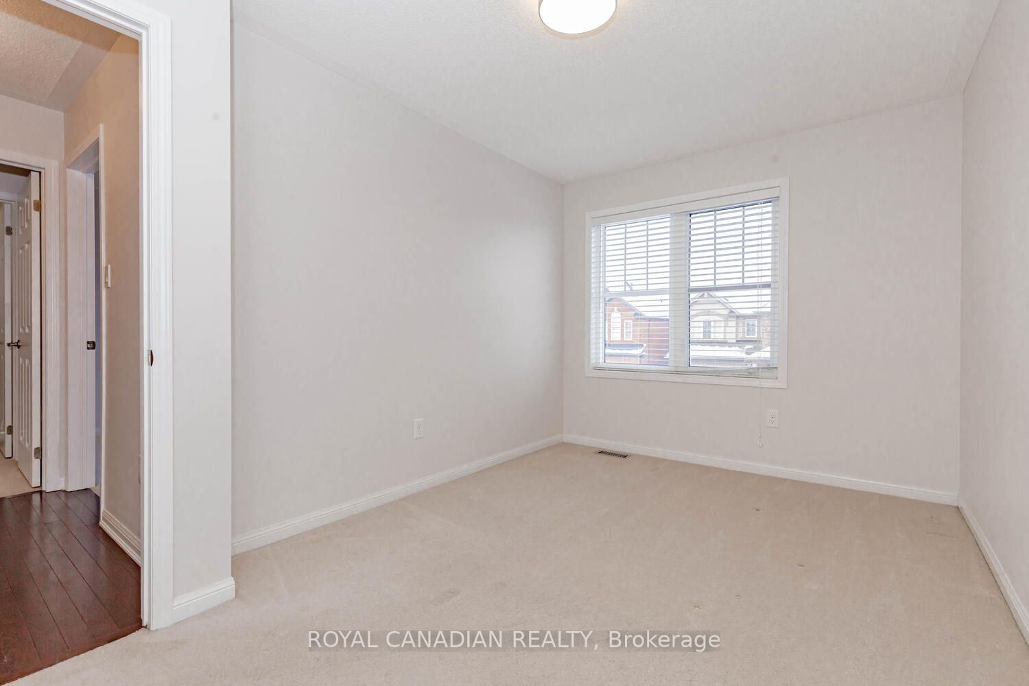 370 Schreyer Cres