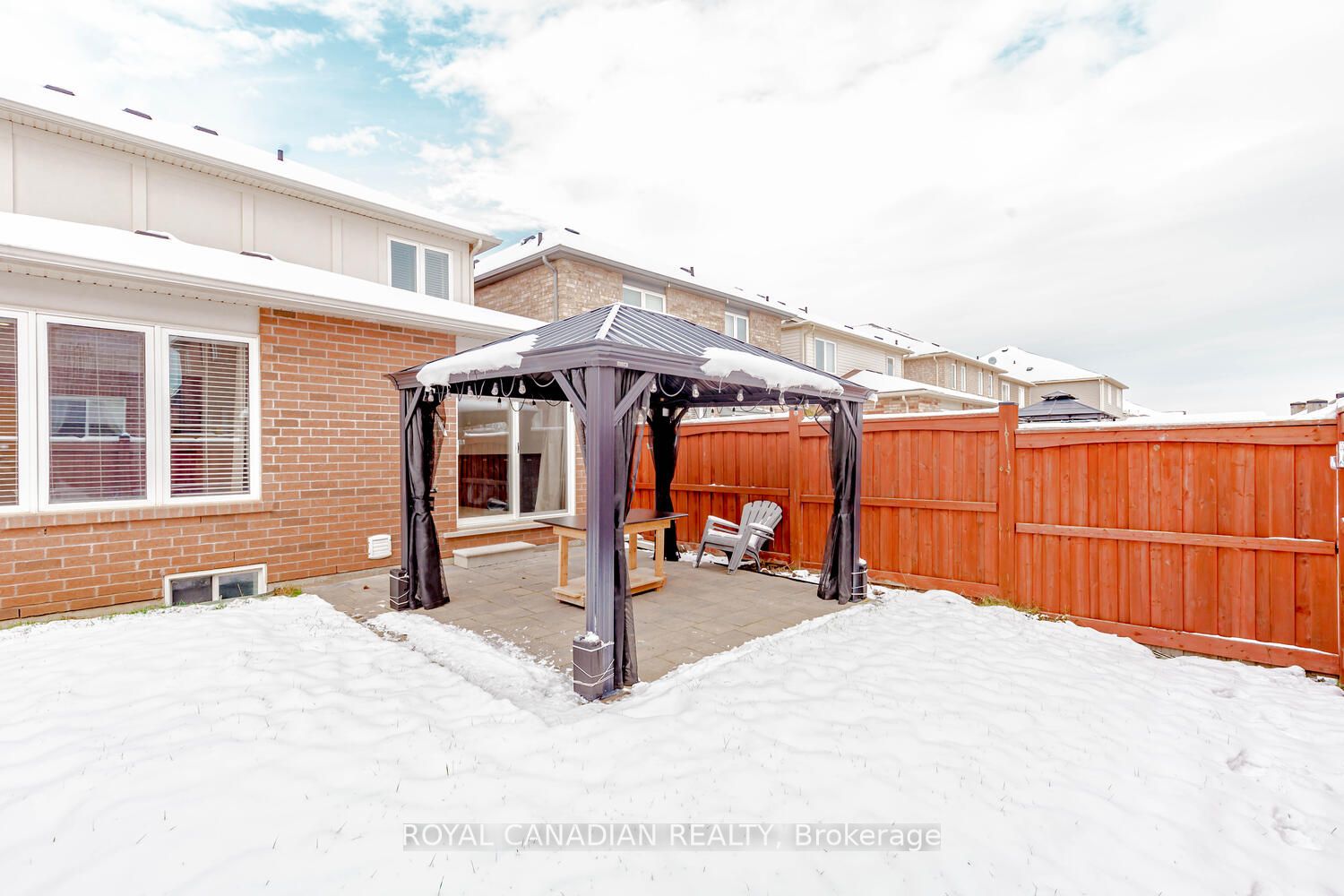 370 Schreyer Cres