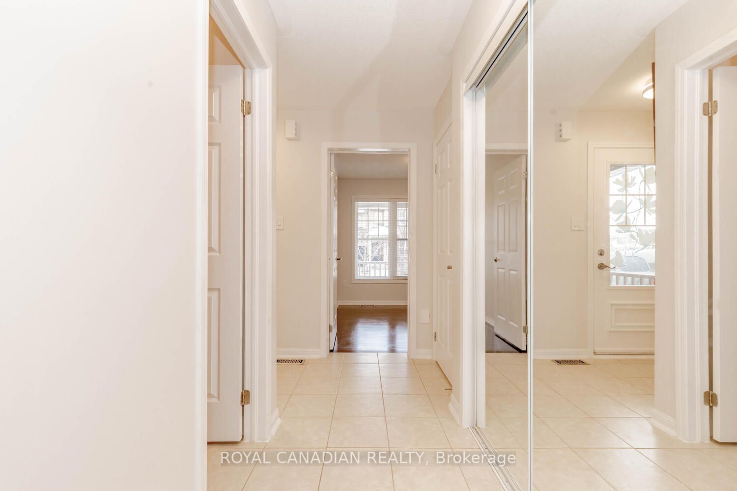 370 Schreyer Cres