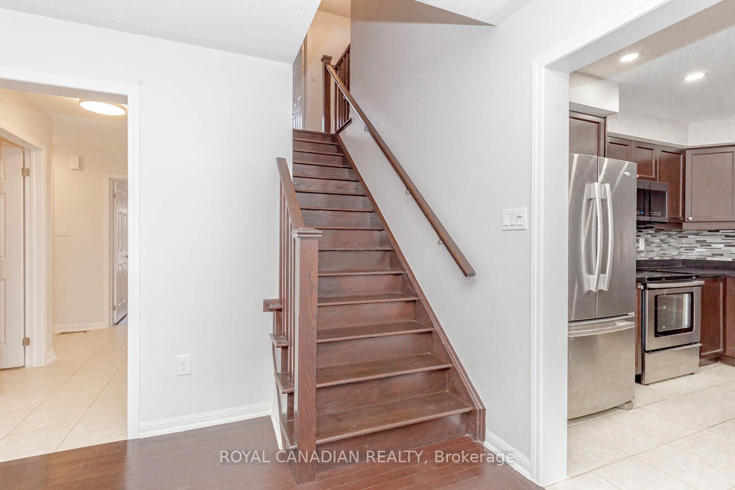 370 Schreyer Cres