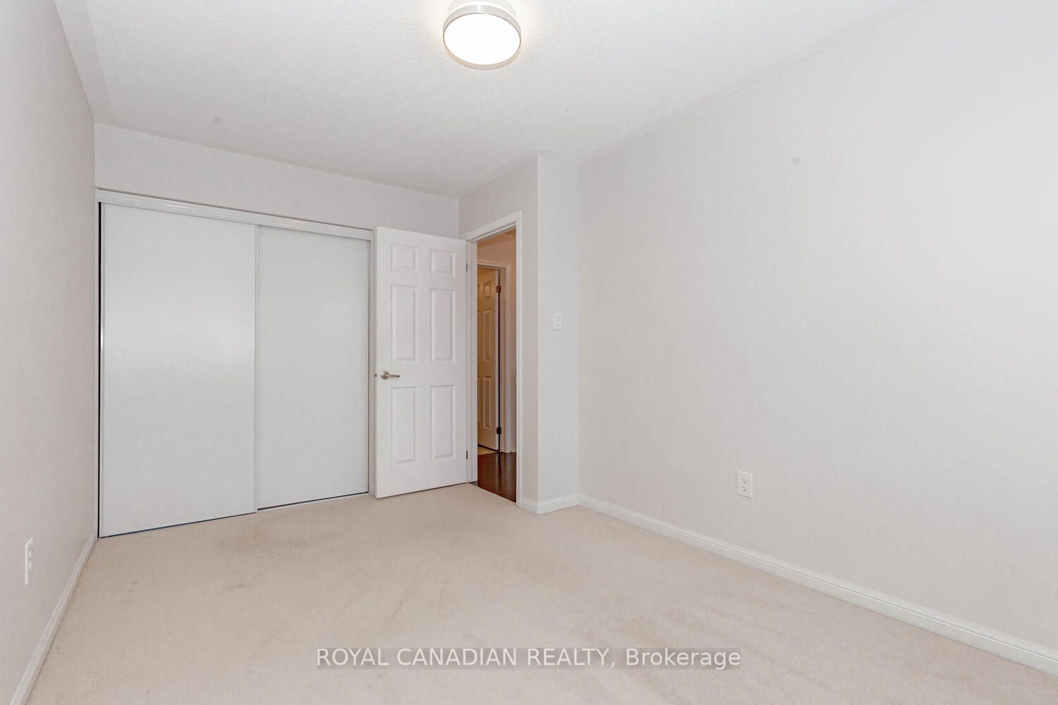 370 Schreyer Cres