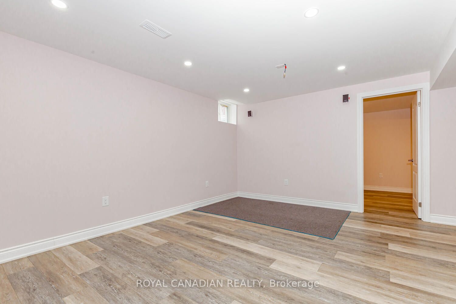 370 Schreyer Cres