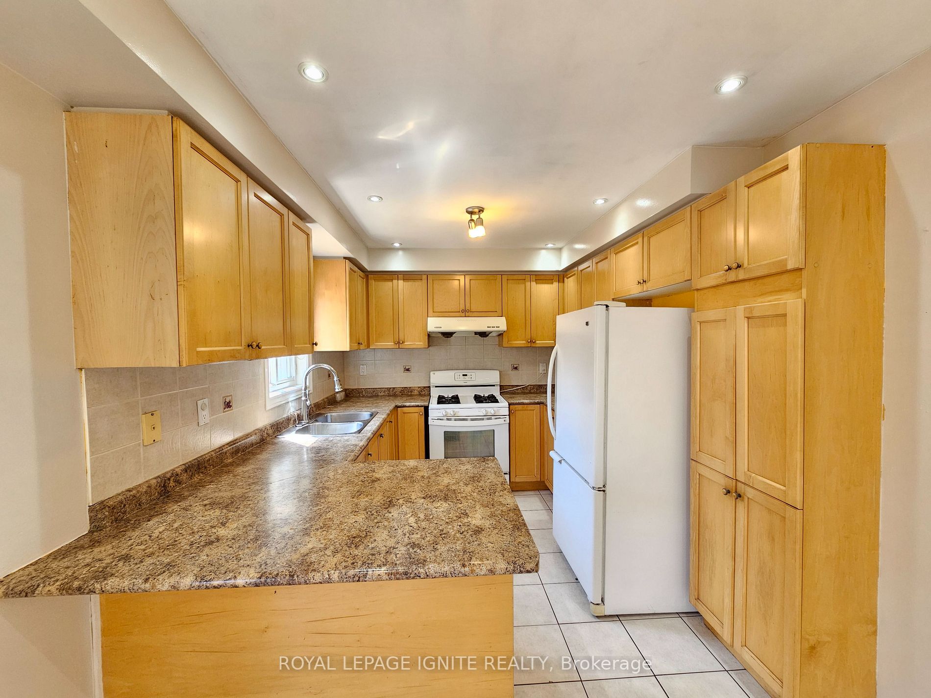 6 Trevino Crescent