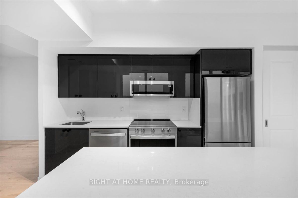 1063 Douglas Mccurdy Comm Circ, #1201