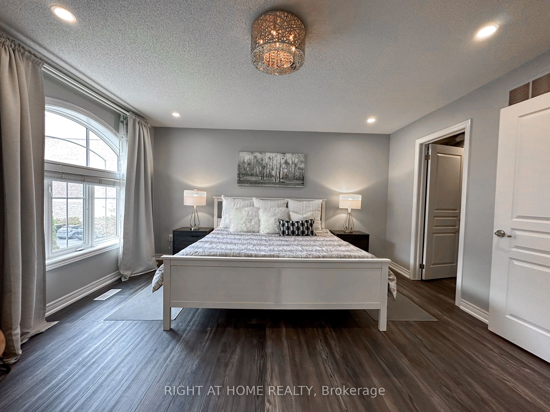 362 Plains Rd E, #25