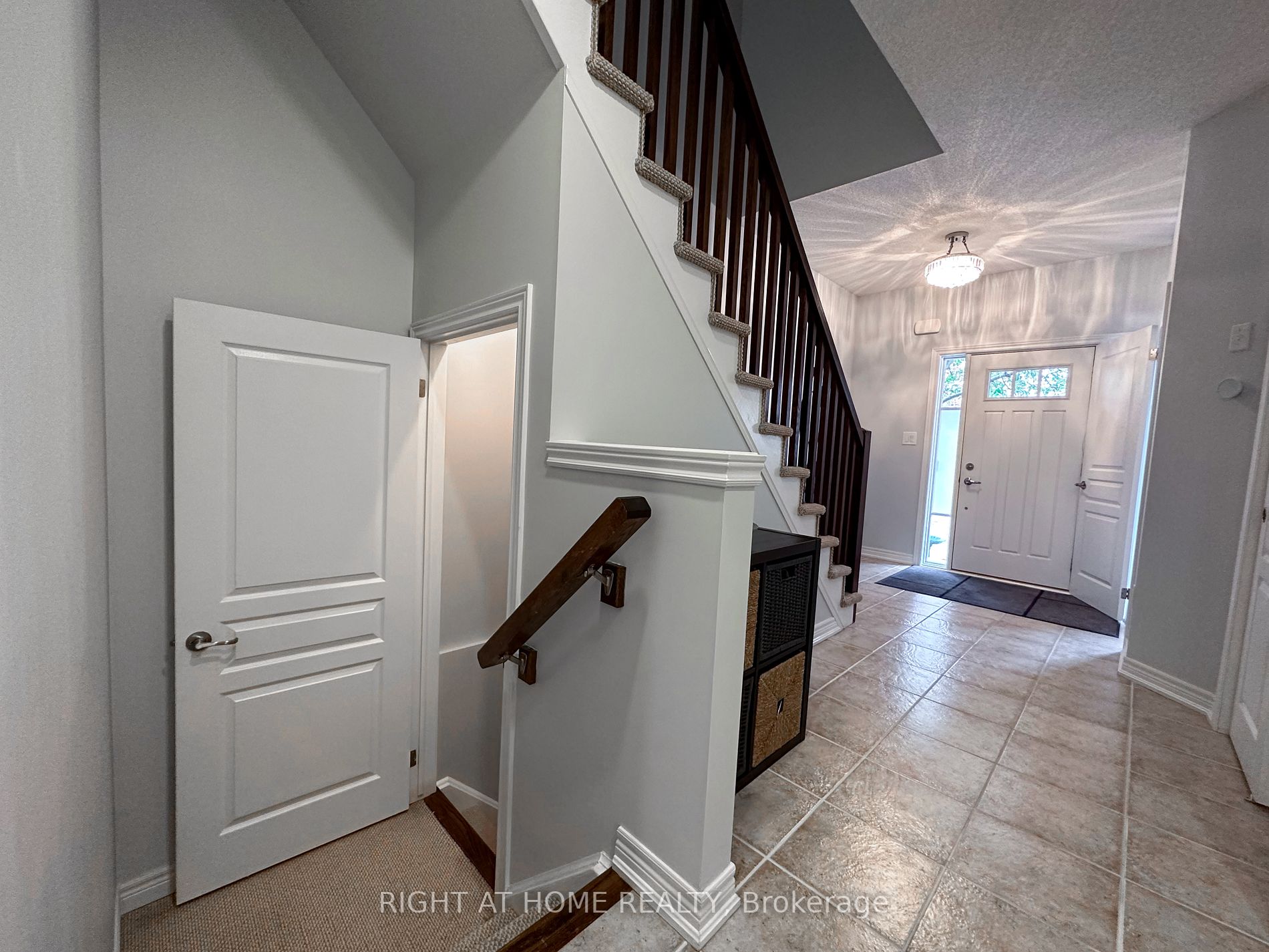 362 Plains Rd E, #25