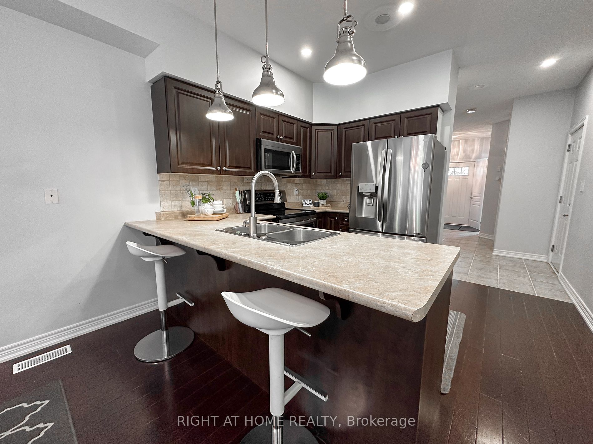 362 Plains Rd E, #25
