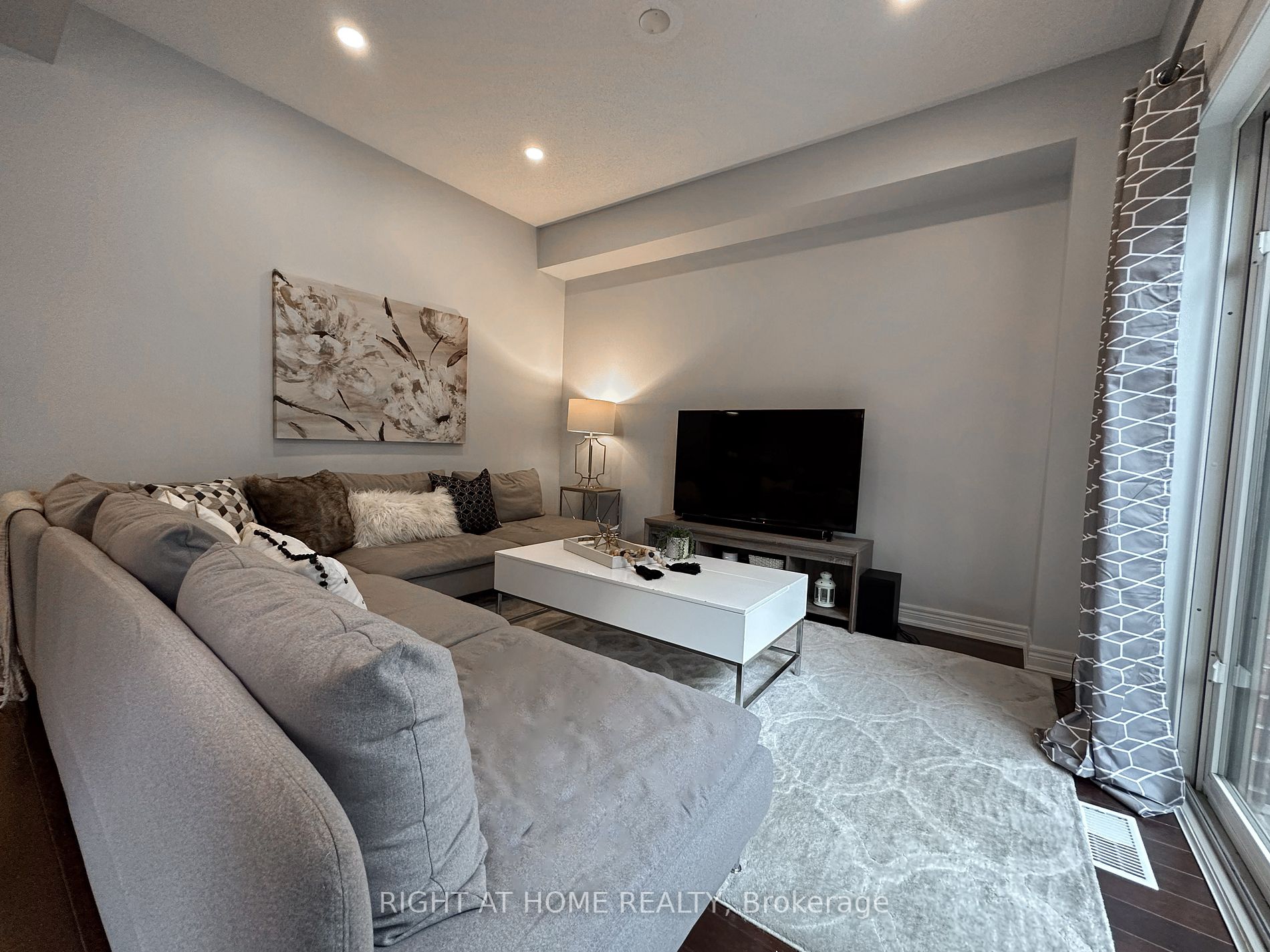 362 Plains Rd E, #25