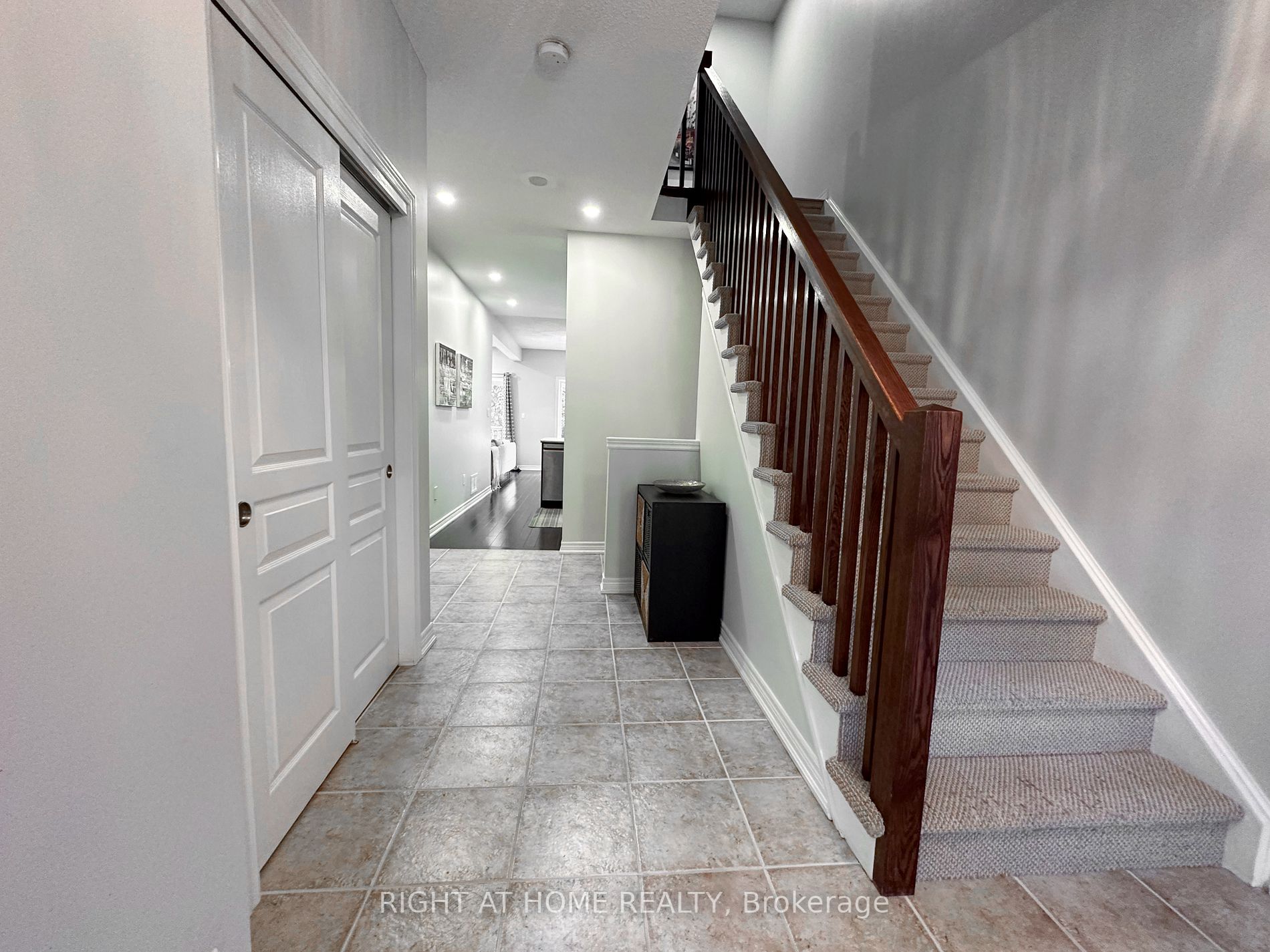 362 Plains Rd E, #25