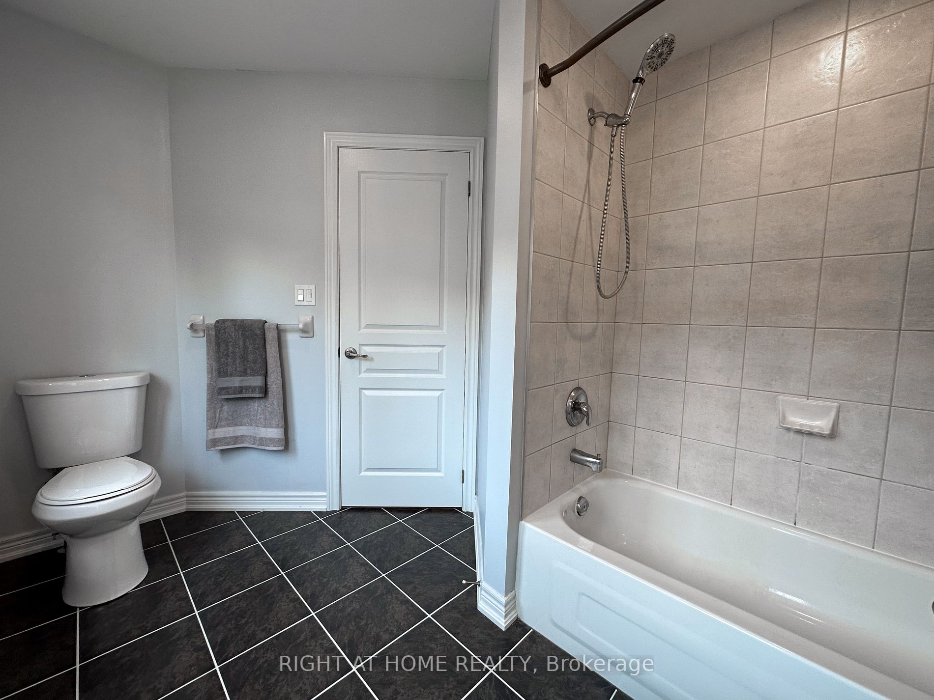 362 Plains Rd E, #25