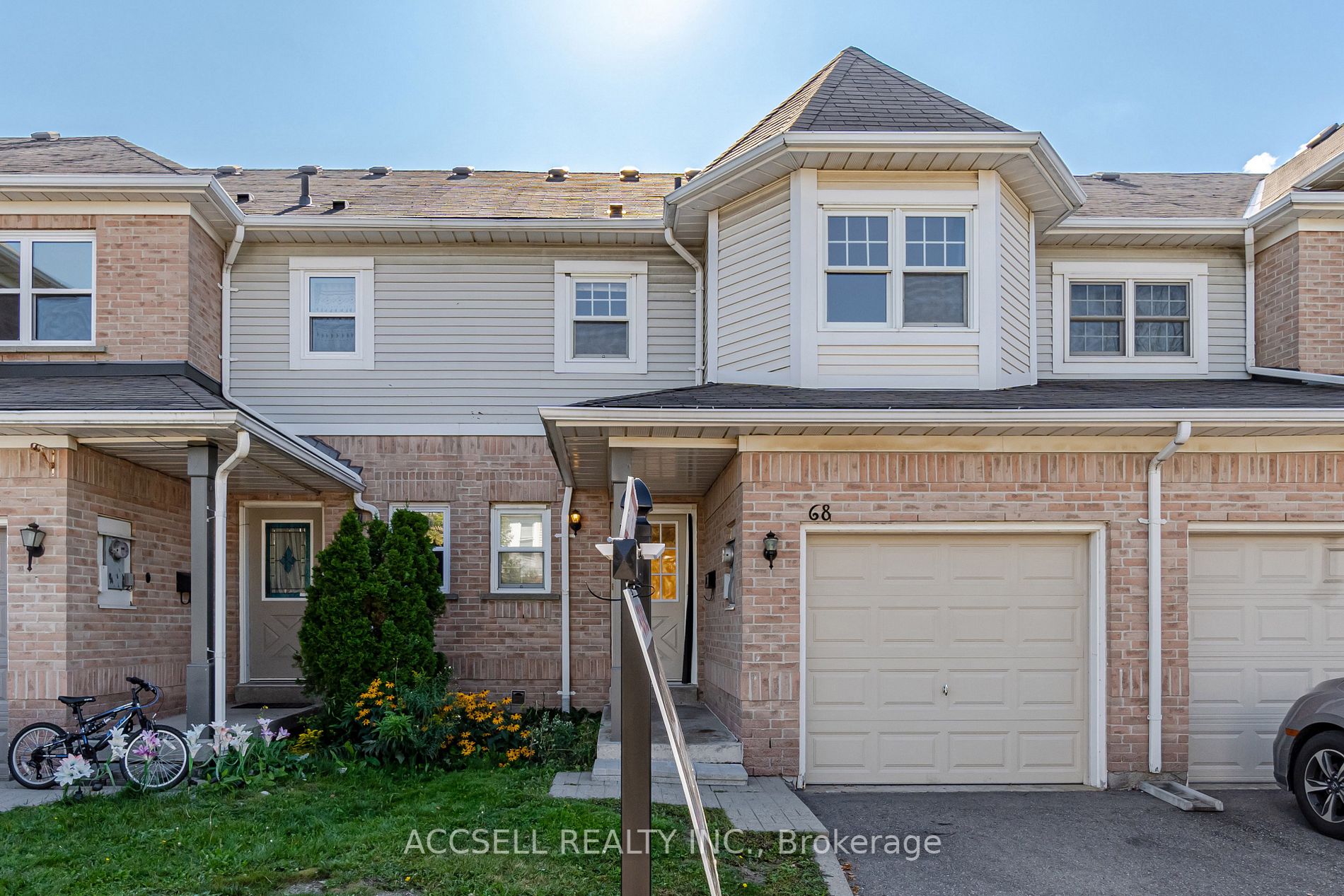 68 Wickstead Crt, #52