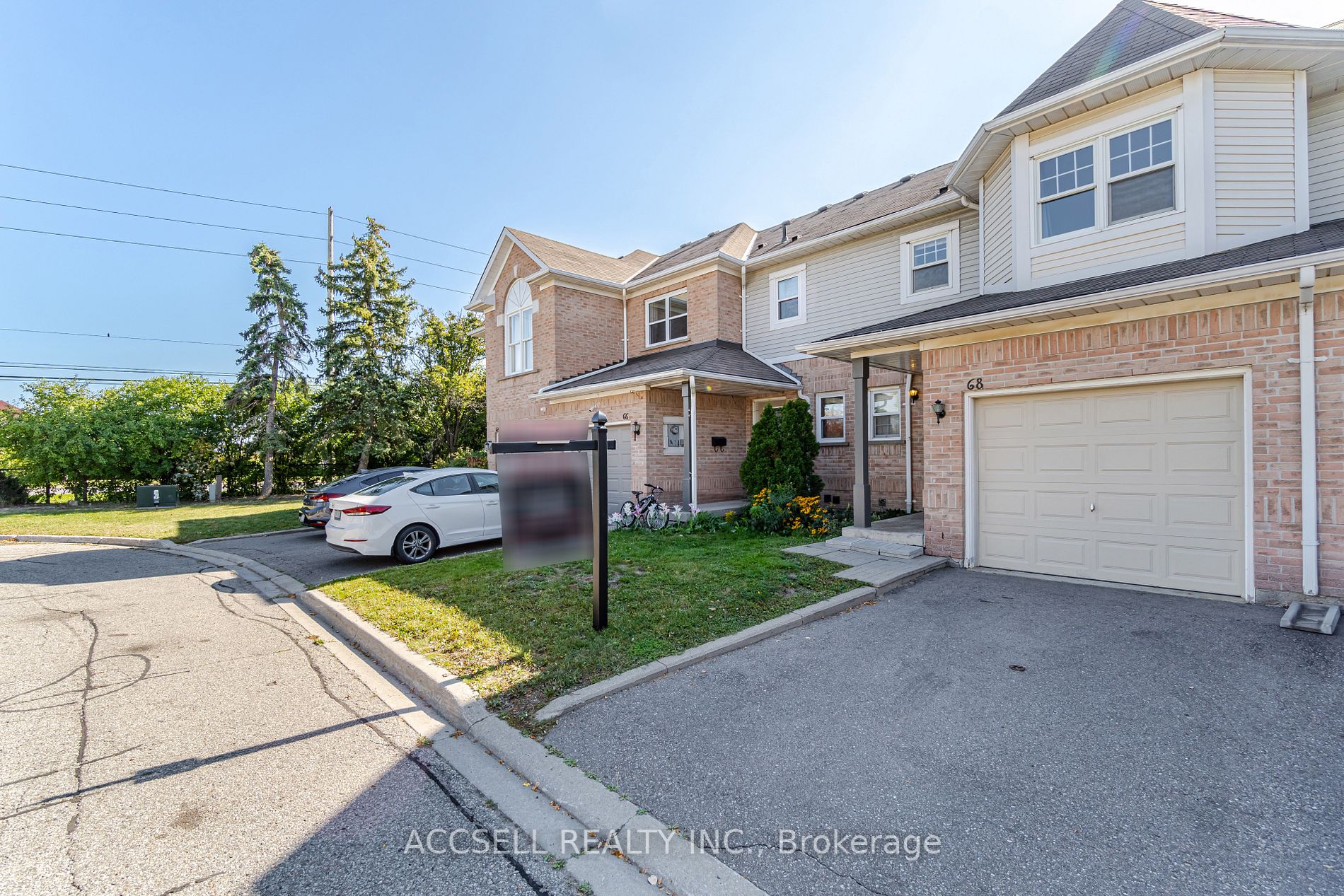 68 Wickstead Crt, #52