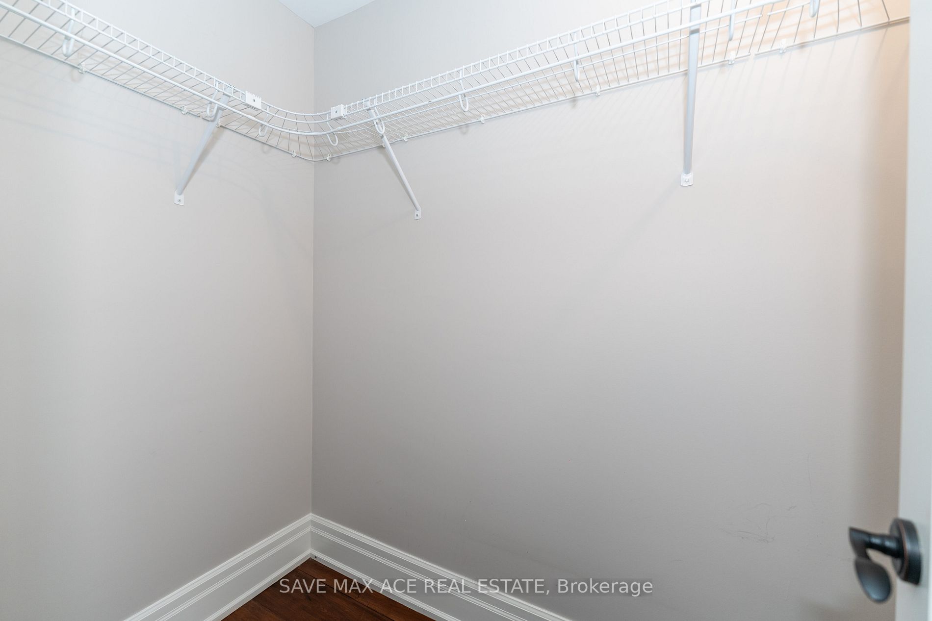 2603 Castle Hill Cres