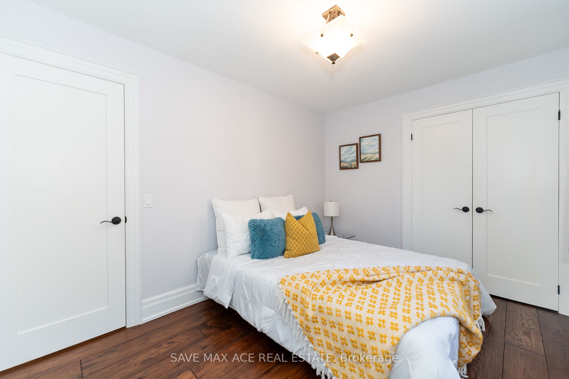 2603 Castle Hill Cres