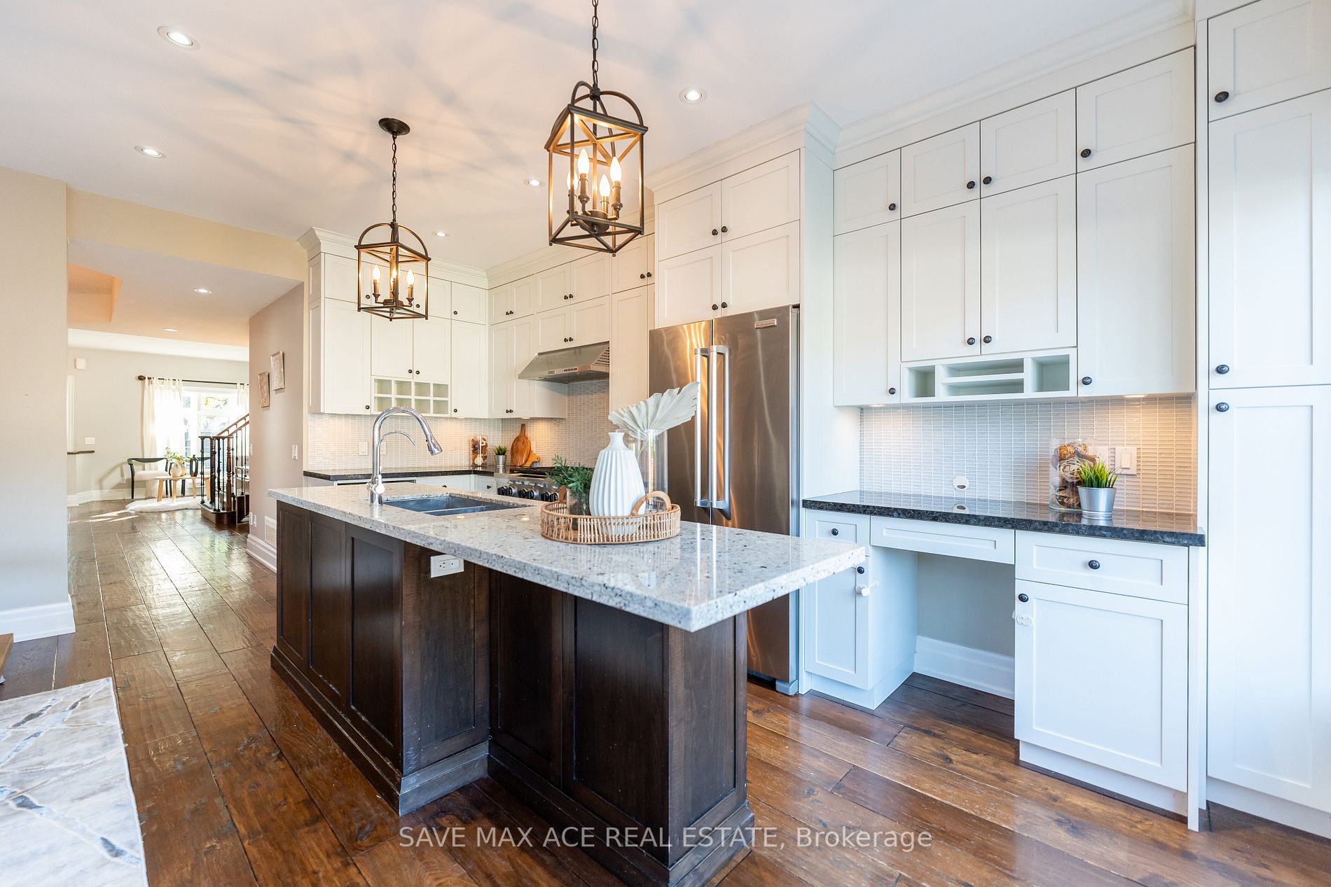 2603 Castle Hill Cres