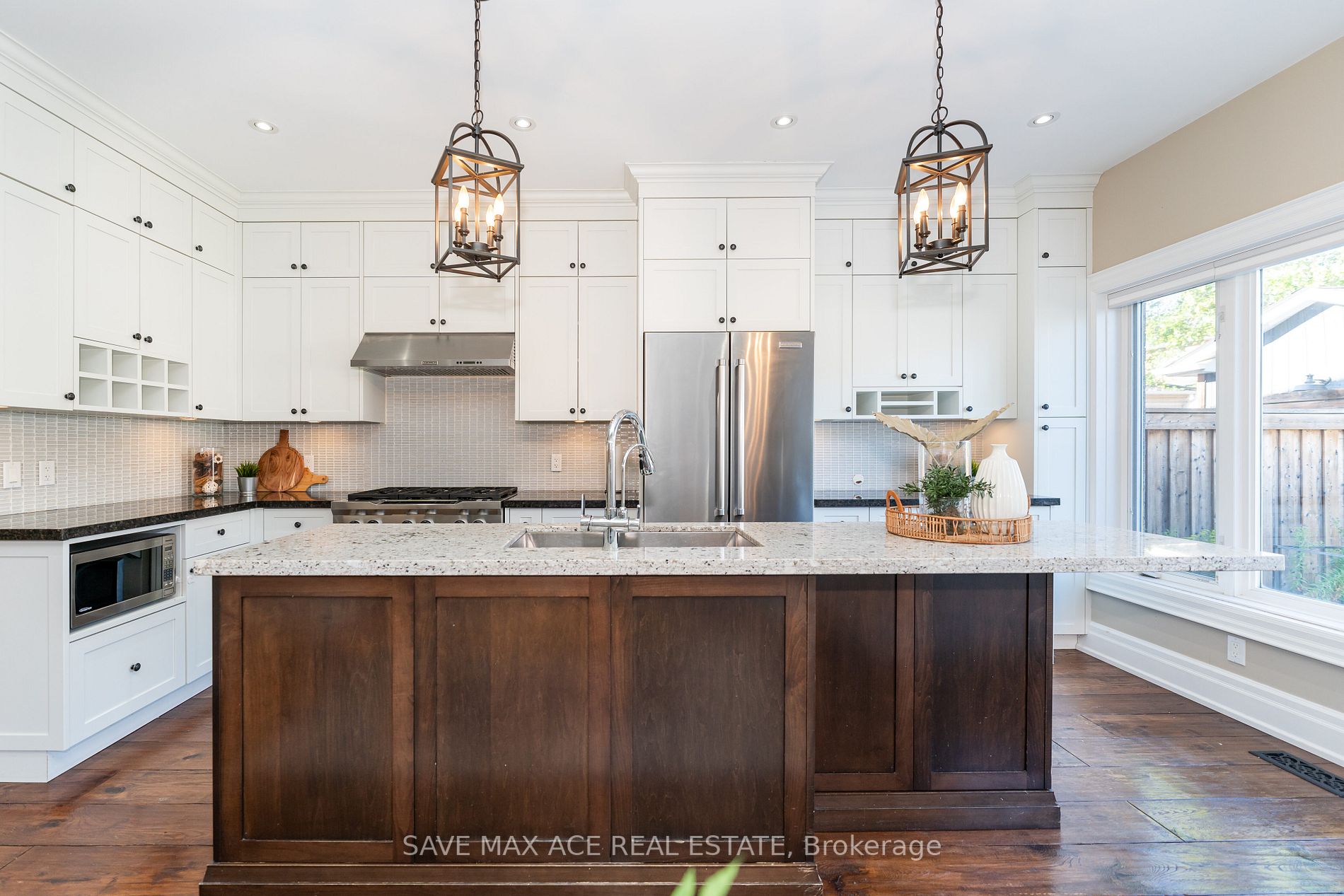2603 Castle Hill Cres